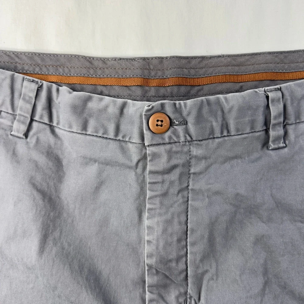 Tommy Bahama Chino Shorts Men's 40 Gray Preppy Flat Front Stretch Casual Golf
